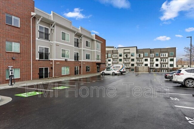 Foto del edificio - 3378 Washington Blvd