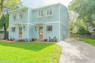 Building Photo - 798 Main St