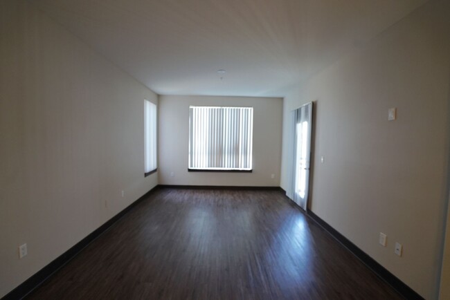 Foto del edificio - COMING SOON! Double Master Condo for Rent ...