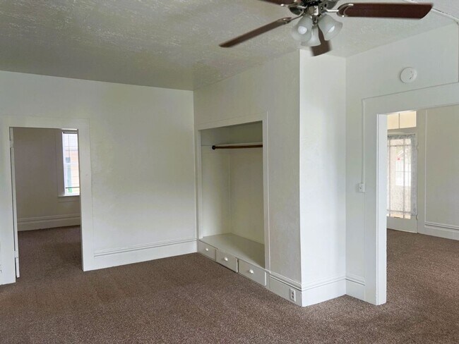 Building Photo - 730-736 J &amp; 831 8th [PRM: Renee] (3)