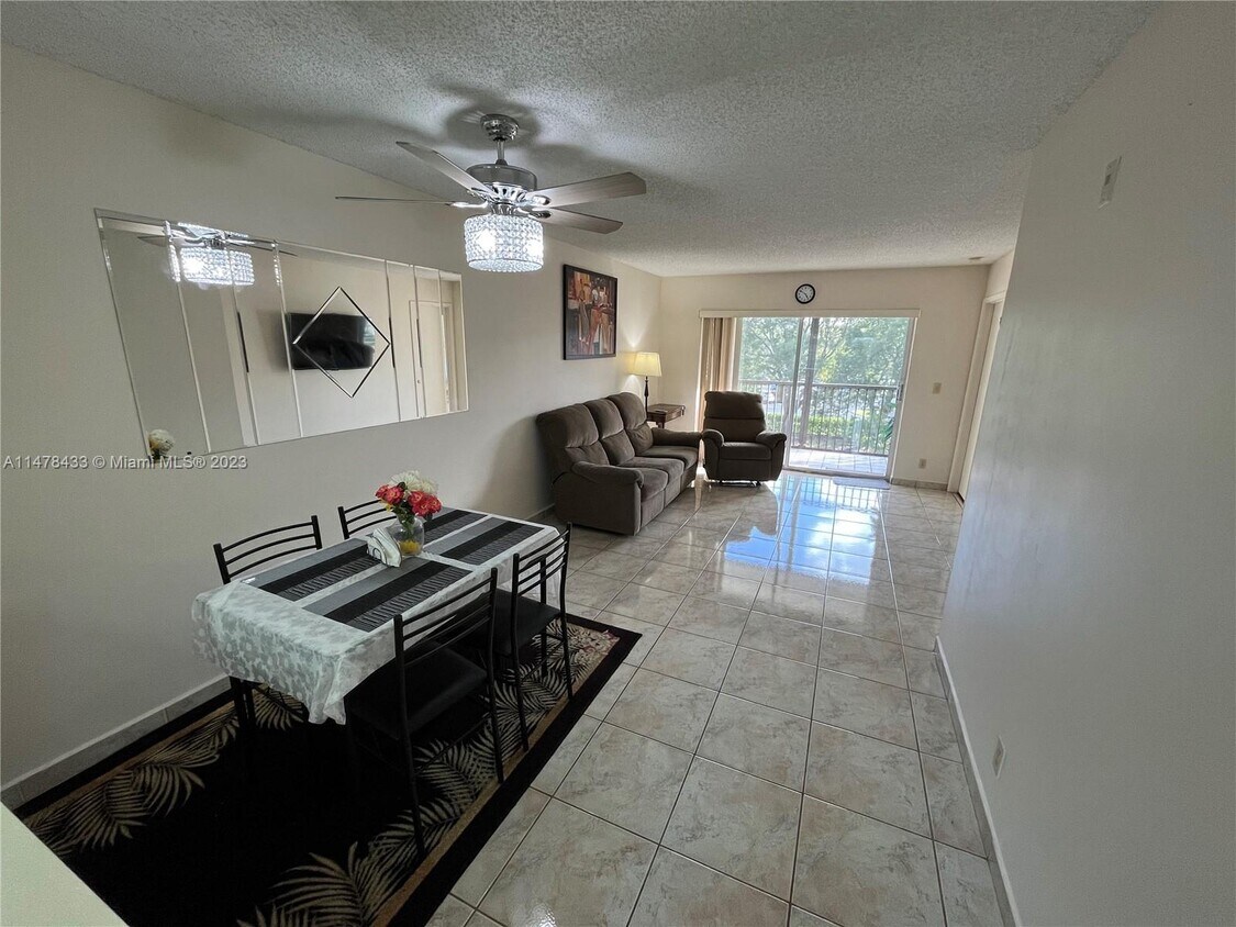 2230 N Cypress Bend Dr Unit 309, Pompano Beach, FL 33069 Condo for