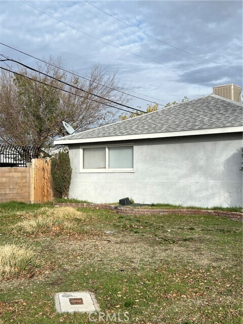 Foto del edificio - 44078 Cedar Ave