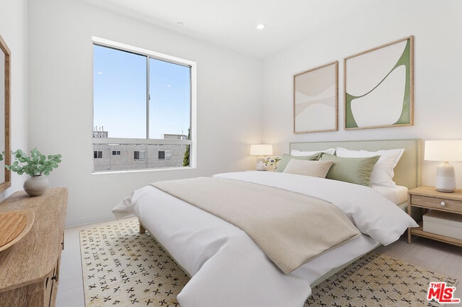 Building Photo - 11727 Kiowa Ave