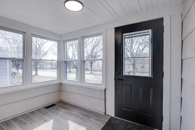 Foto del edificio - 1520 N Prairie Ave