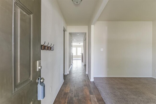 Building Photo - 14806 Scenic Sky Way