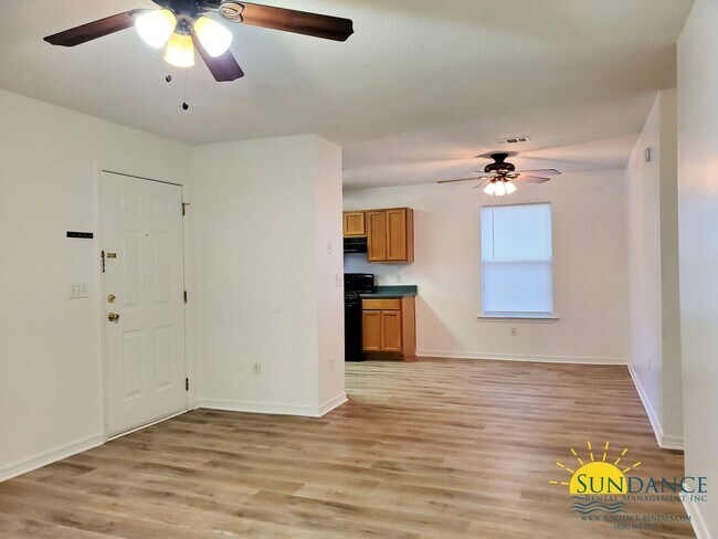 Building Photo - Great 4 Bedroom Home in Fort Walton!
