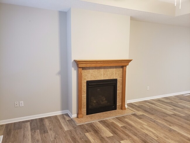 Building Photo - South East Springfield - Southern Hills - ...