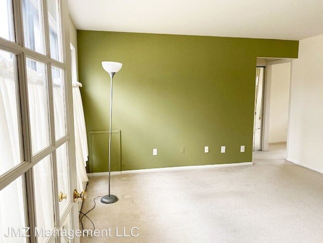 Building Photo - 3232 Shenandoah Dr