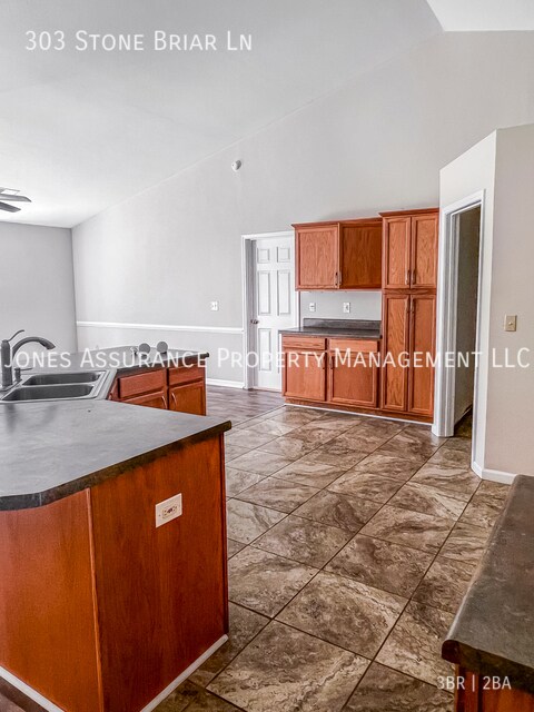 Building Photo - 303 C-2-151