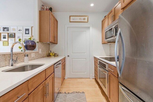 Foto del edificio - 5201 Wisconsin Ave NW