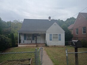 Building Photo - 229 Alpine Dr