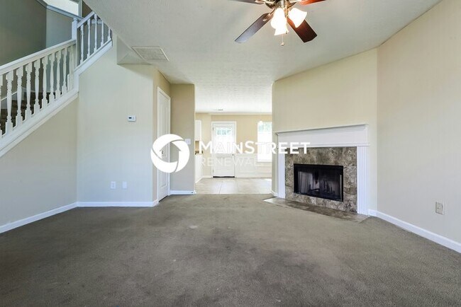 Building Photo - 4 Bedroom Pet-Friendly Home in Ellenwood, GA with Main Street Renewal