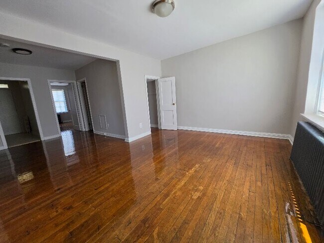 Foto del edificio - 3300 East Capitol St NE