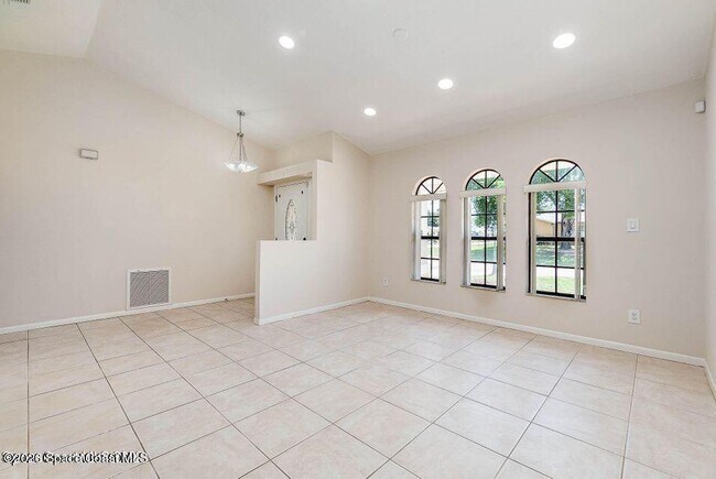 Building Photo - 1040 Big Horn Cir NW