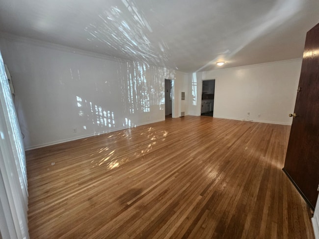 Foto del edificio - 1850 N La Brea Ave
