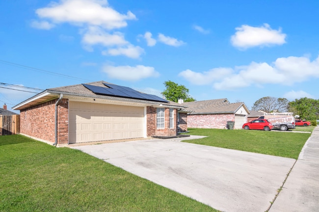 Building Photo - 2601 Fieldstone Dr