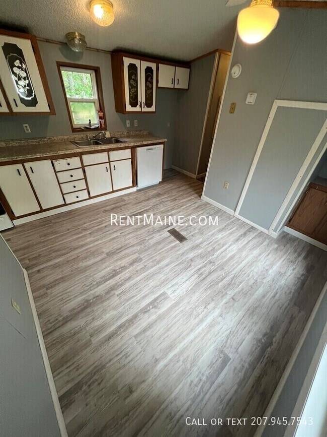 Building Photo - 11 Sweet Fern Dr