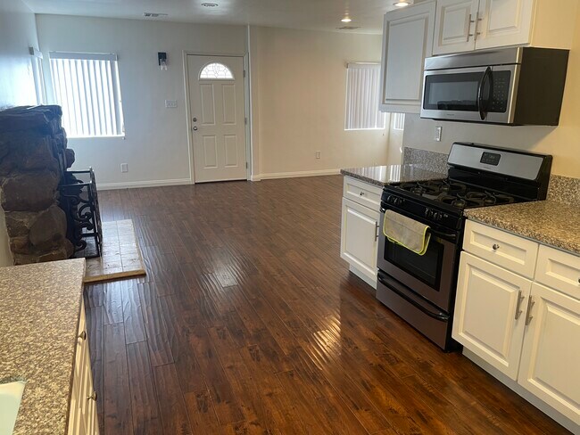 Foto del edificio - 5404 Briggs Ave