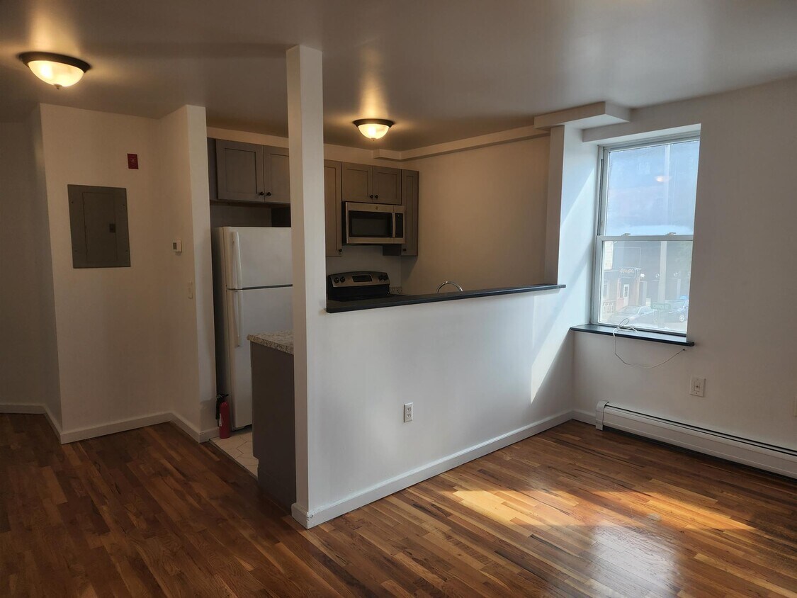 Primary Photo - 24 Academy St