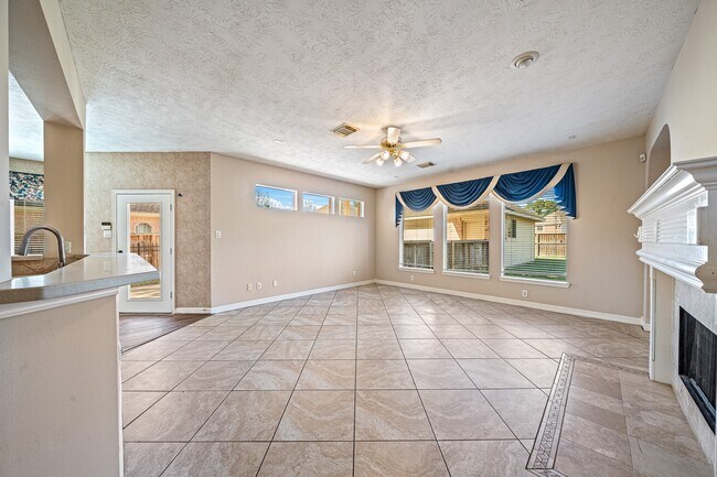 Foto del edificio - 9306 Lochflora Dr