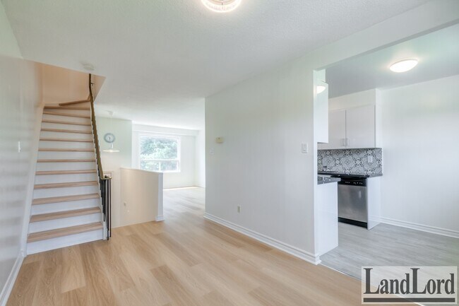 Photo du bâtiment - 2830 Midland Ave