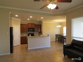 Building Photo - 5623 Blackstone Dr