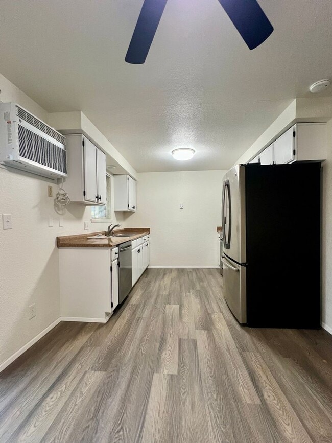 Building Photo - 500/502 Conway Pl*