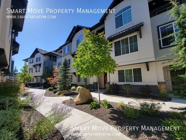 Foto del edificio - East Boise town home, corner unit, 3 bed 3...