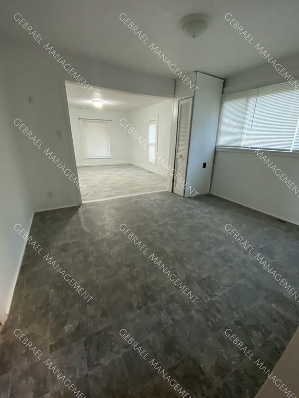 Building Photo - 1338 Sears St