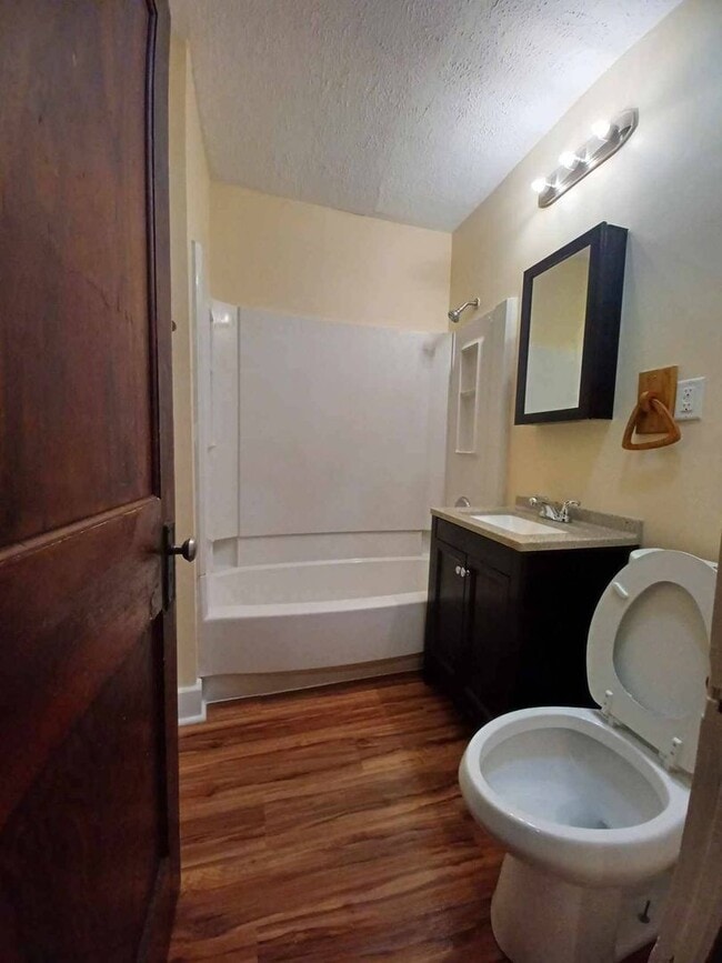 Building Photo - 3 Bedroom Home for Rent