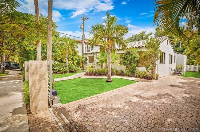 Foto del edificio - 26 SW 25th Rd