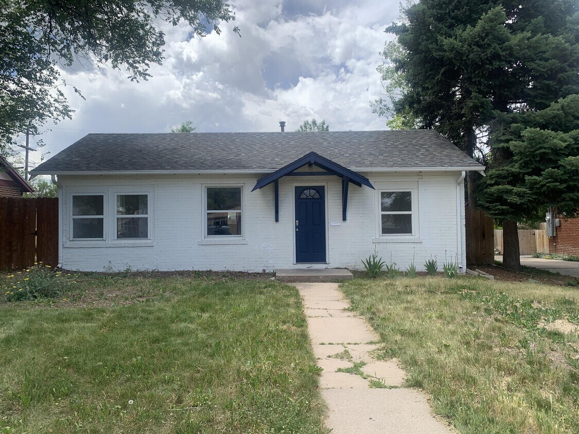 Primary Photo - 1661 Valentia St