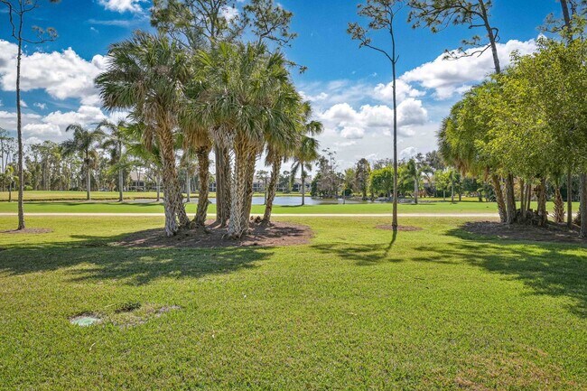 Foto del edificio - NOW AVAILABLE - First Floor Condo with 1 Car Garage in Eagle Ridge!