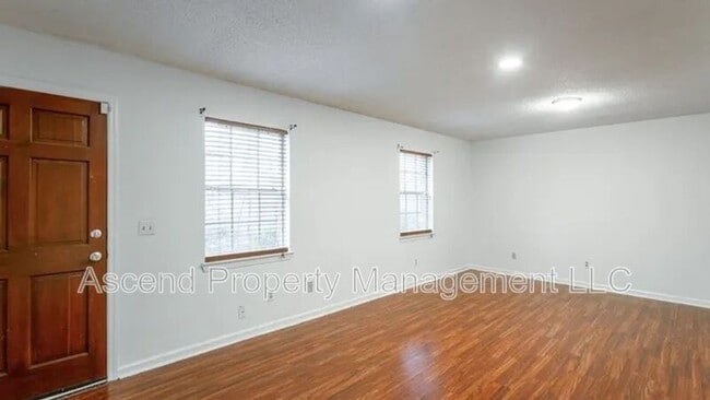 Foto del edificio - 5822 Moody Sawyer Rd
