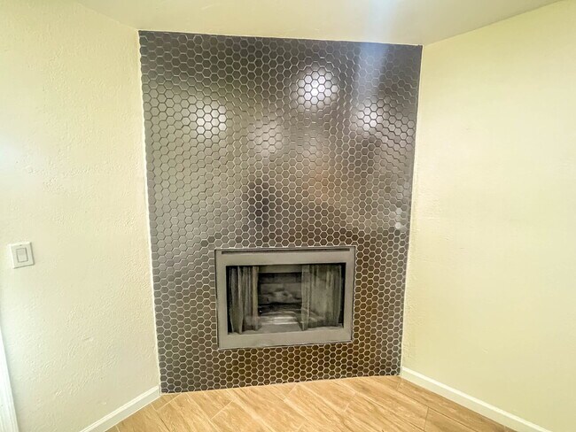 Foto del edificio - 5078 S Warren Ave