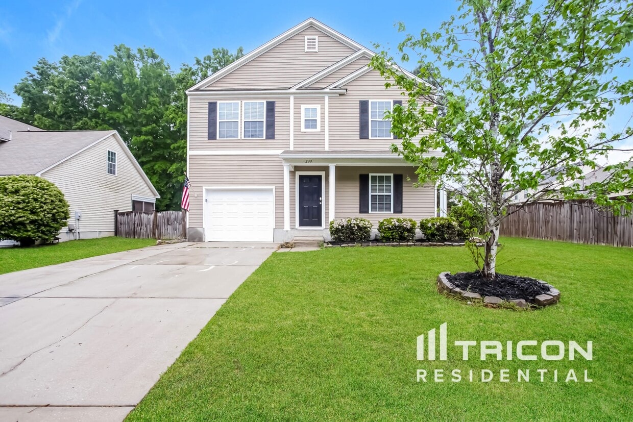 Primary Photo - 239 Eagle Pointe Drive Chapin SC