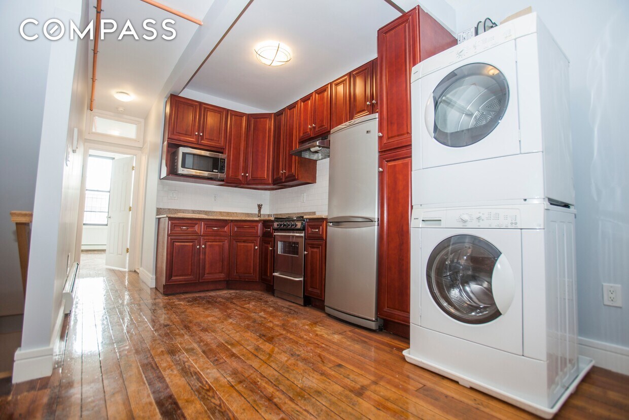 134 Jefferson St, Brooklyn, NY 11206 Townhome Rentals in Brooklyn NY