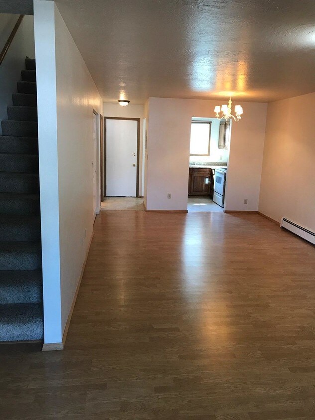 Living Rm/Dining Rm Area - 101 Alatna St