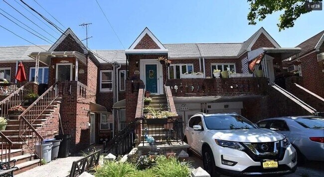 Building Photo - 2453 Stuart St