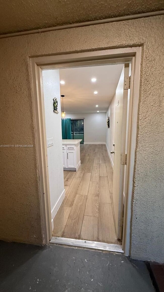 Foto del edificio - 17530 NW 68th Ave