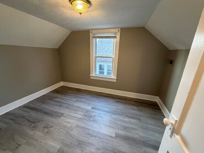 Foto del edificio - 921 Fairview Ave