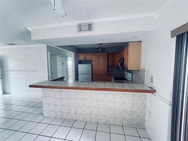 Building Photo - 2925 W 80th St