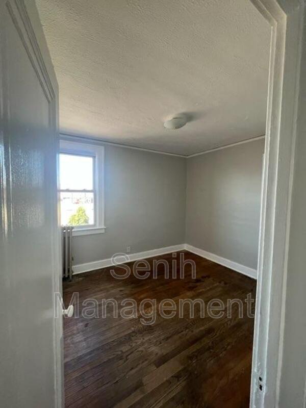 Foto del edificio - 3350 Tyler St