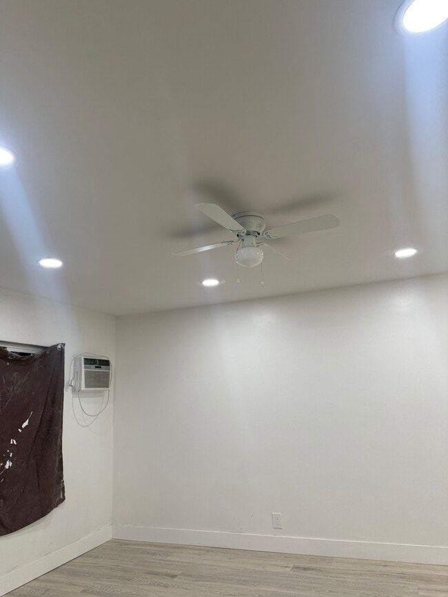 Sala de estar - 115 W Johnson St