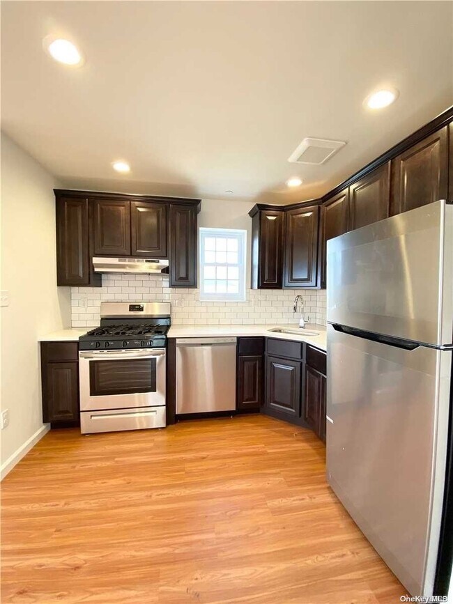 Building Photo - 62-59 De Costa Ave