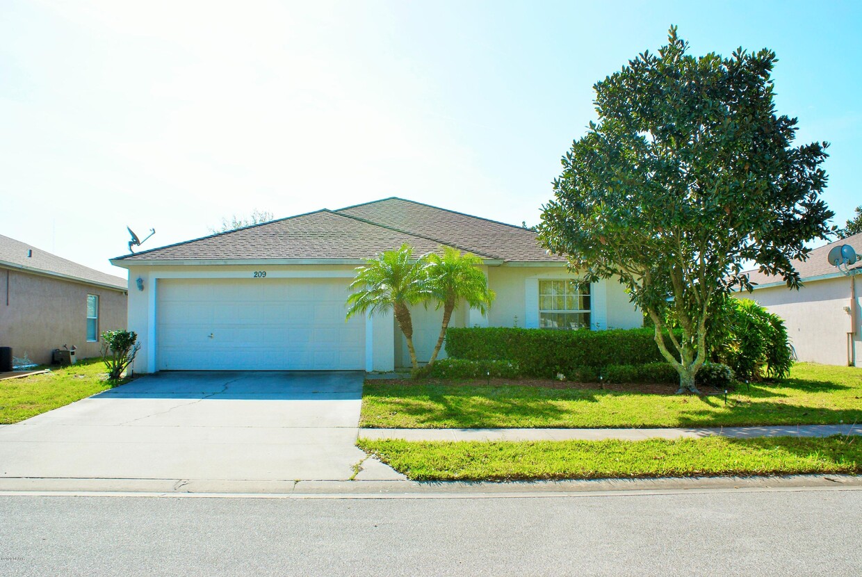 Primary Photo - 209 Brasswood Ct