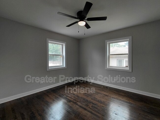 Building Photo - 9605 Kennedy Ave