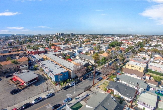 Aéreo - 731-745 Orange Avenue