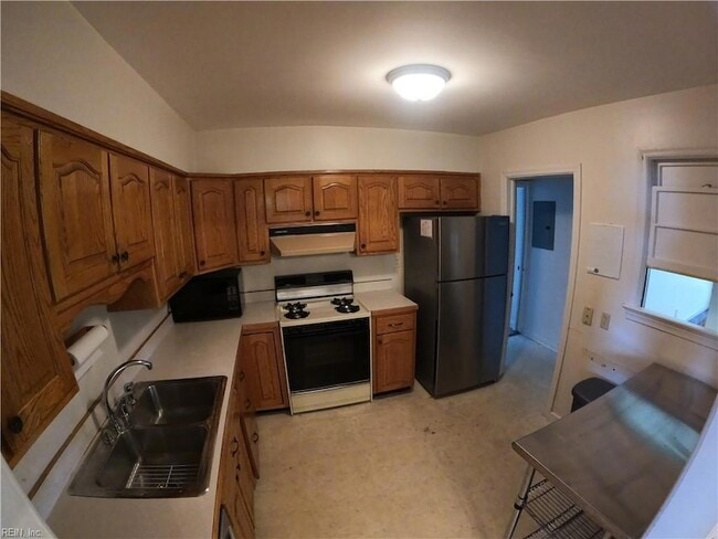 Photo - 1725 W 49th St House