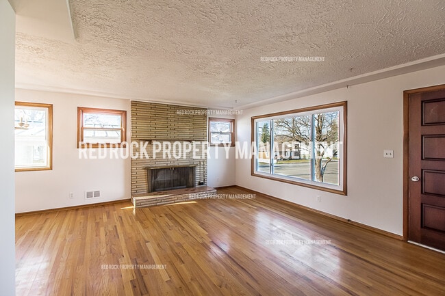 Foto del edificio - 416 N Bannen Rd